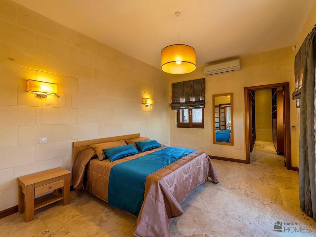 The Almonds Luxury Villa San Lawrenz Extérieur photo