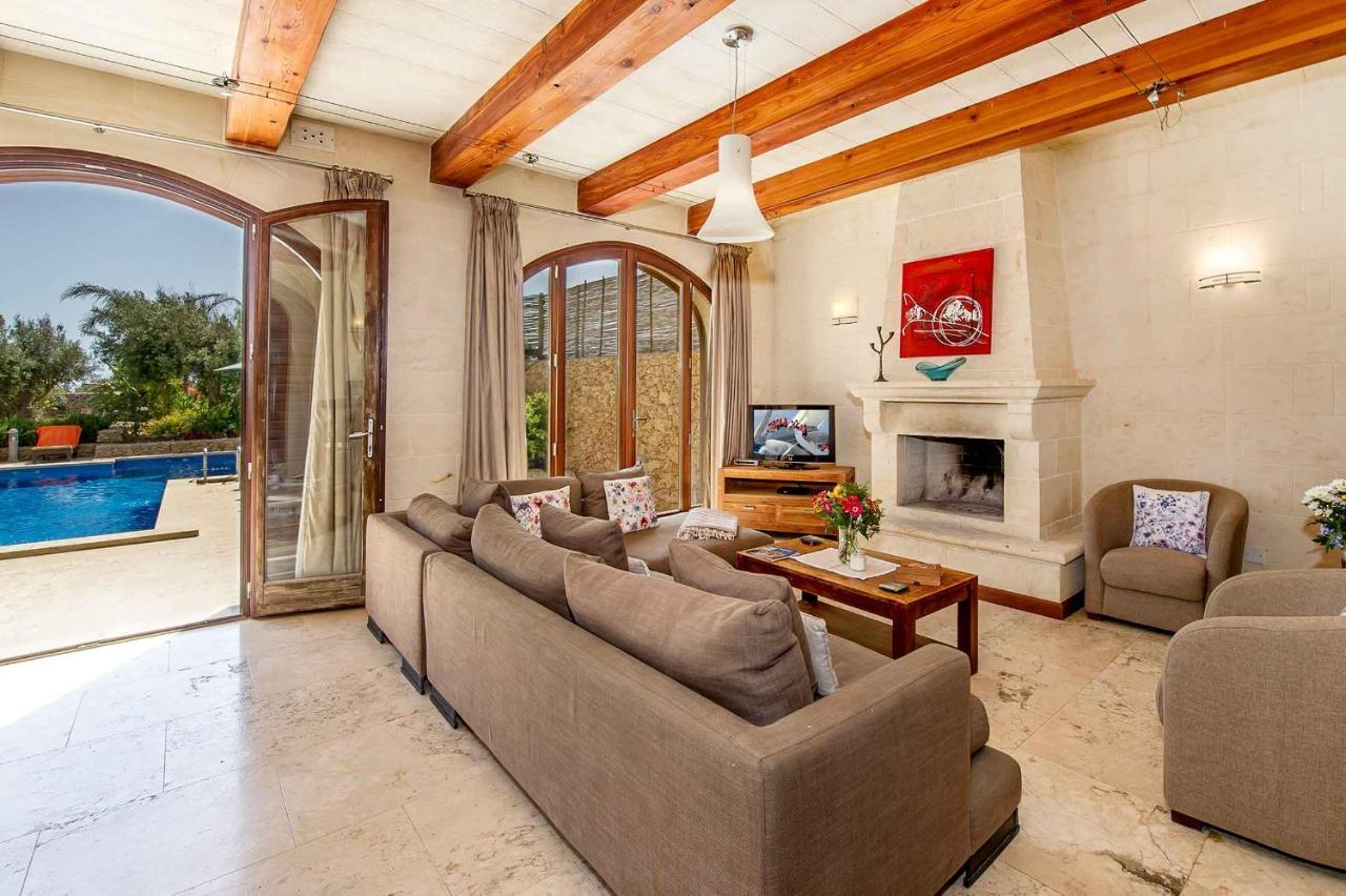 The Almonds Luxury Villa San Lawrenz Extérieur photo