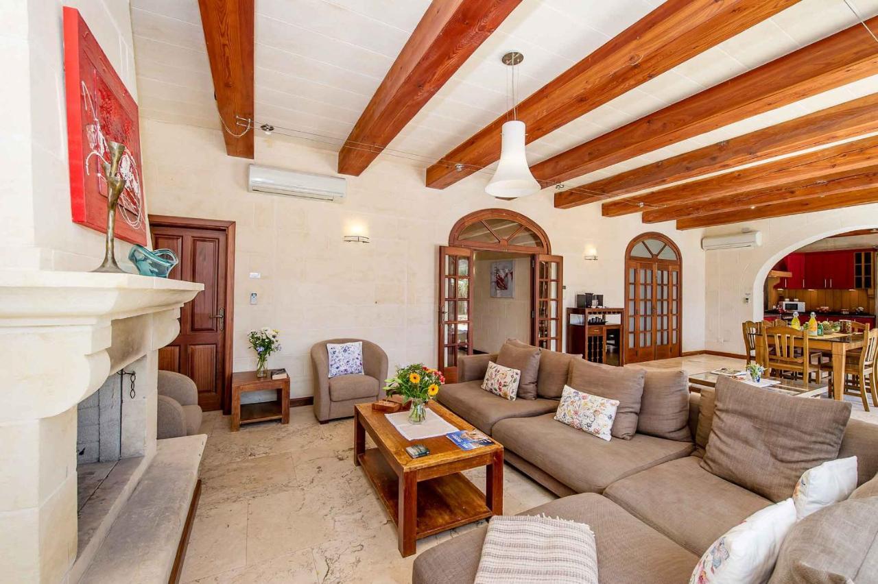 The Almonds Luxury Villa San Lawrenz Extérieur photo