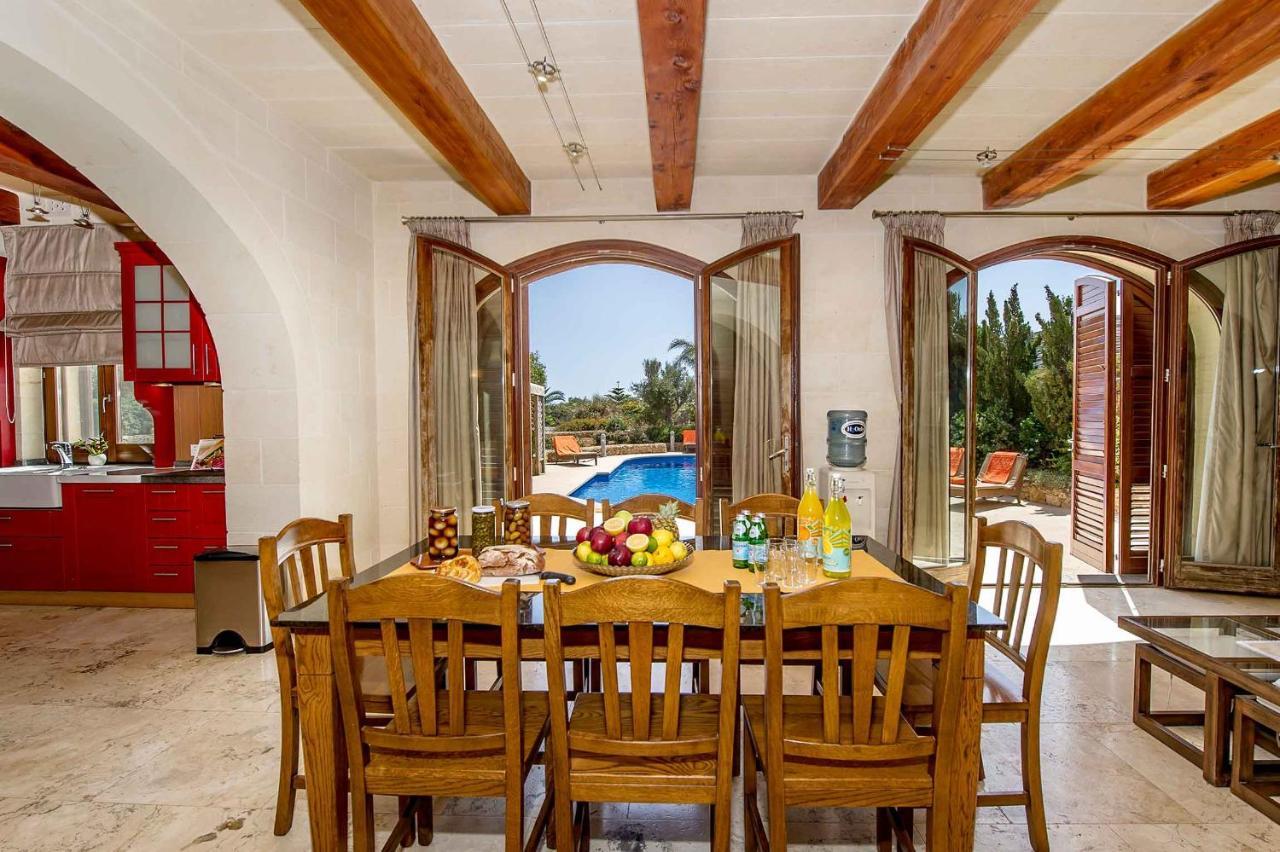 The Almonds Luxury Villa San Lawrenz Extérieur photo
