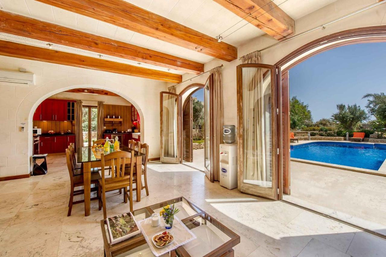 The Almonds Luxury Villa San Lawrenz Extérieur photo