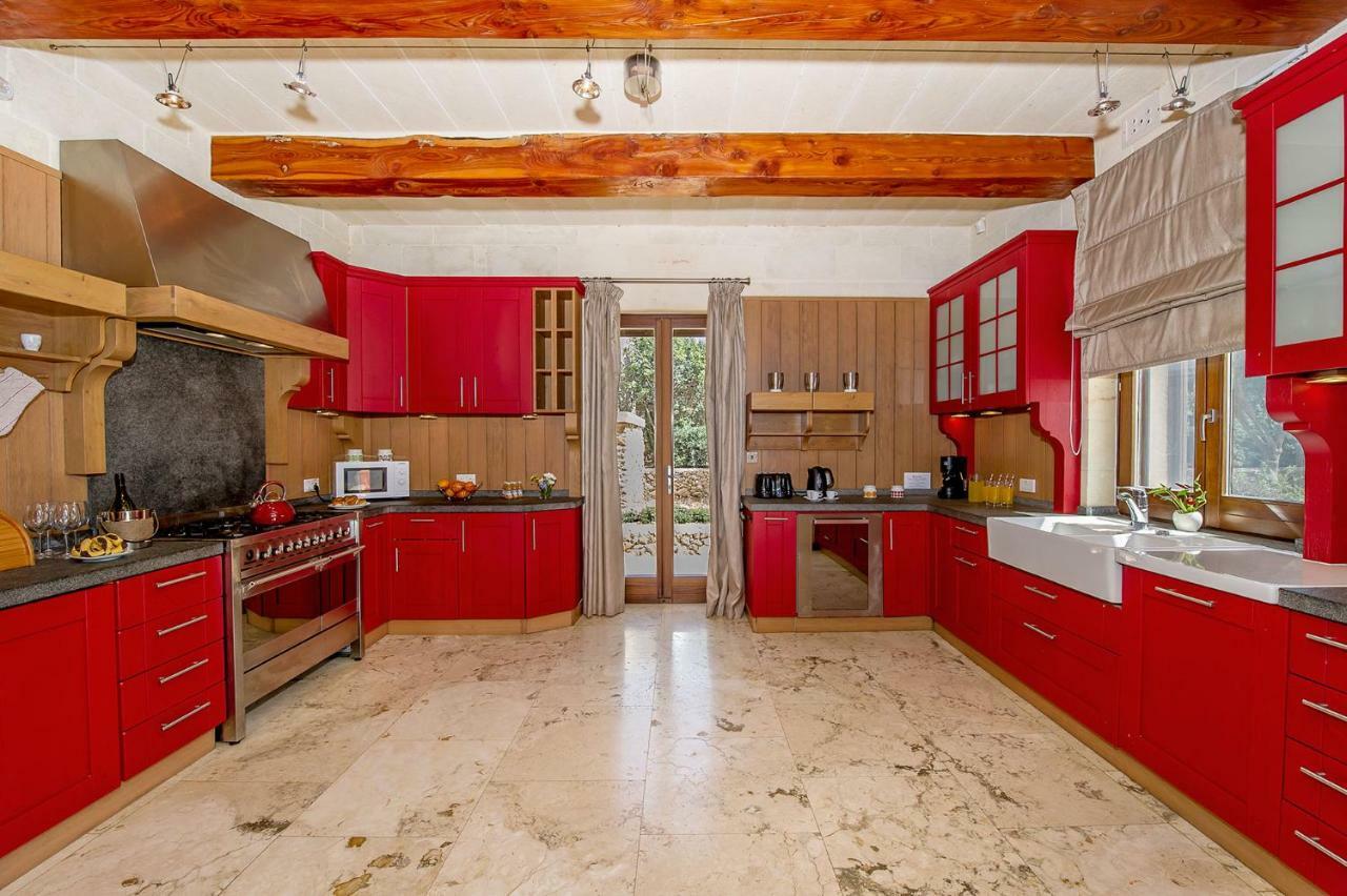 The Almonds Luxury Villa San Lawrenz Extérieur photo